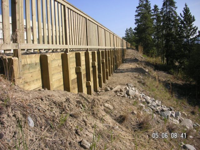 Retaining Wall And Fence For Ski Chalet